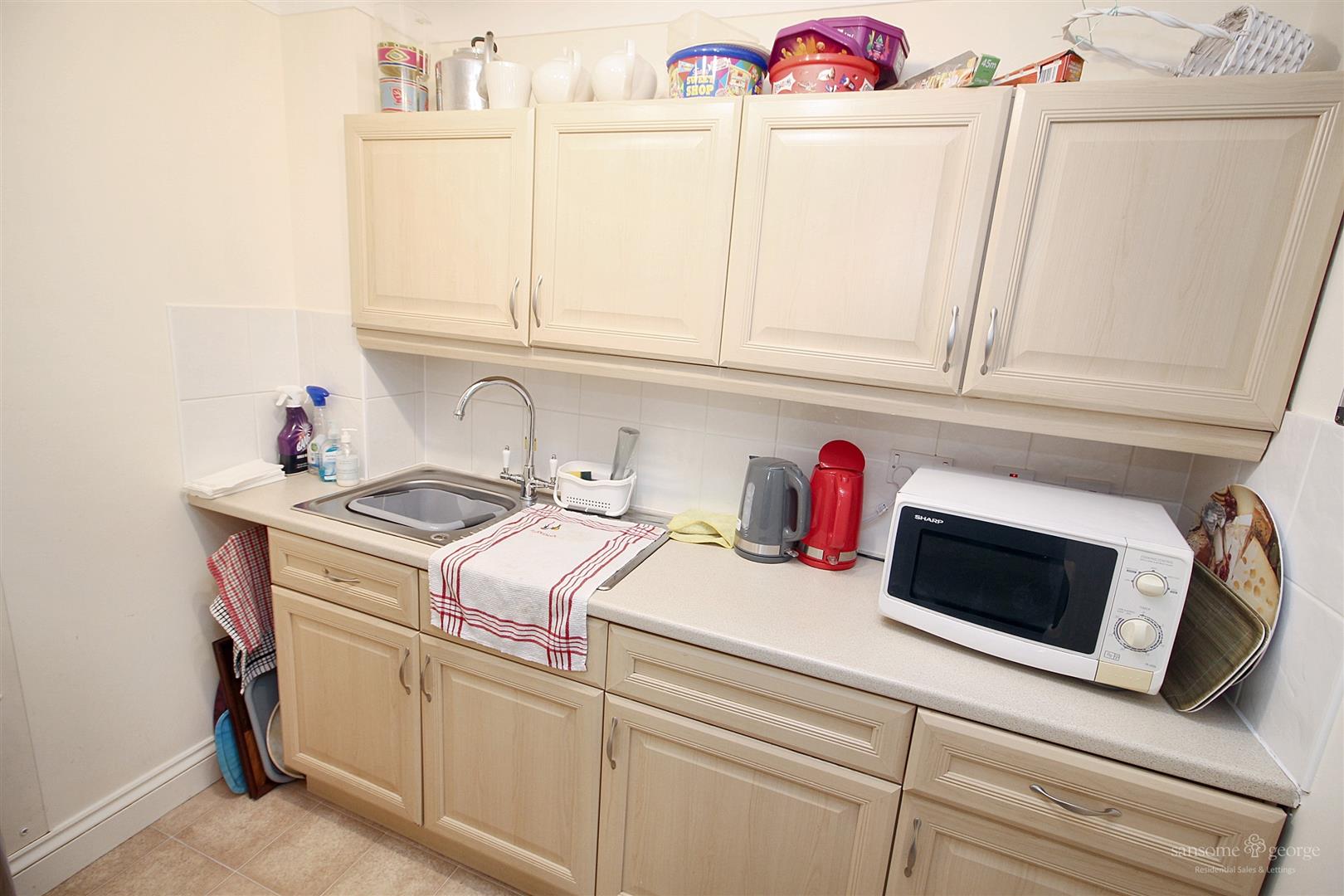 Bath Road, Calcot, Reading